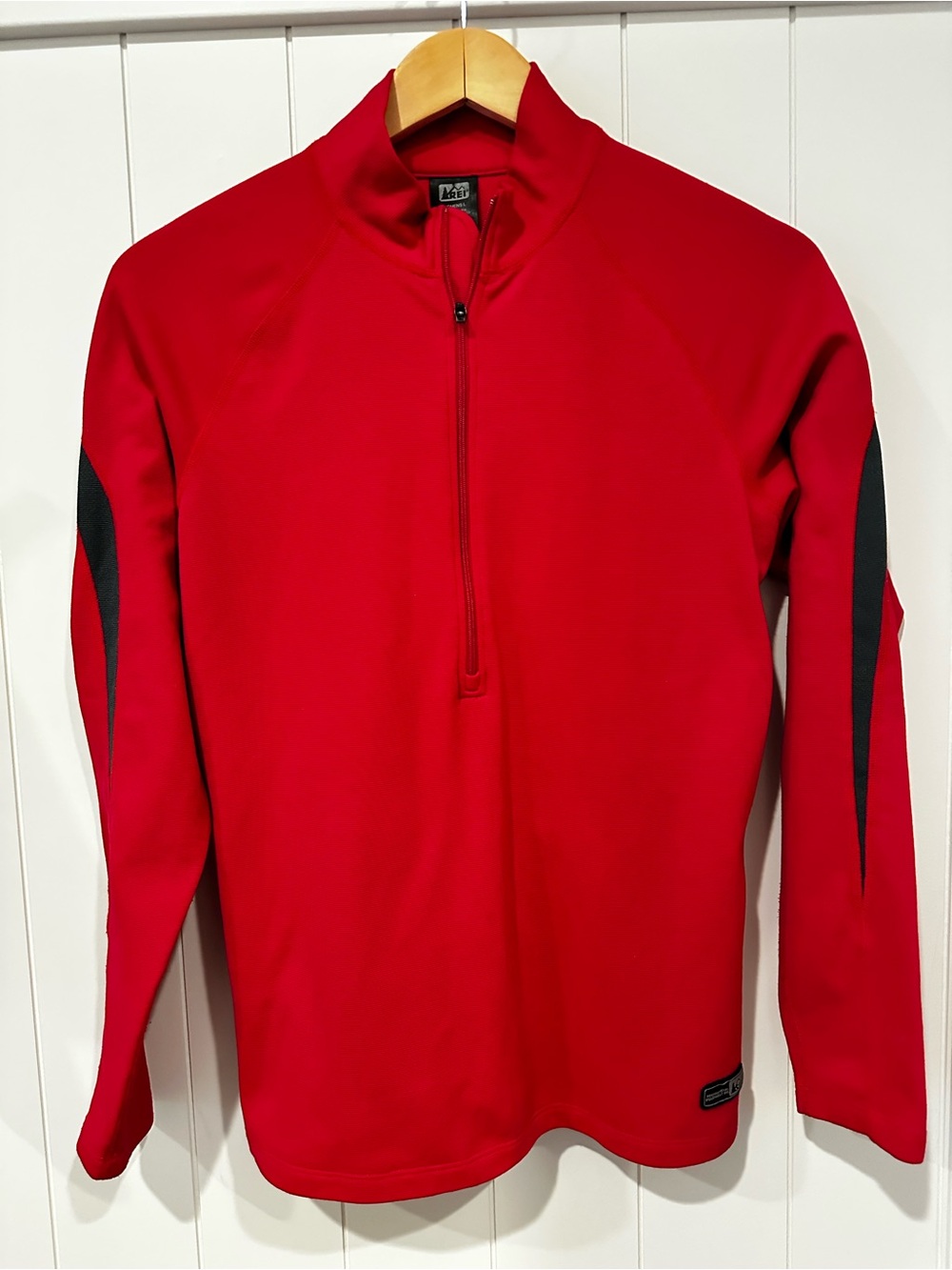 REI Quarter‑Zip Pullover Large | Red Performance Long Sleeve with Black Panels‎